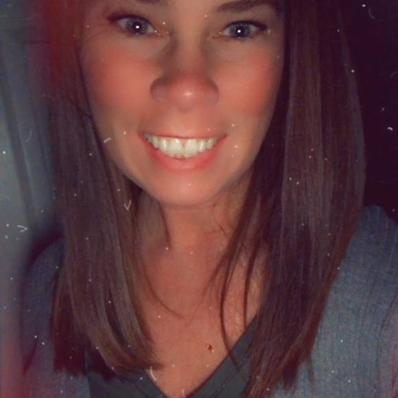 Meet your Posher, Leigh-anne - Picture 1 of 1